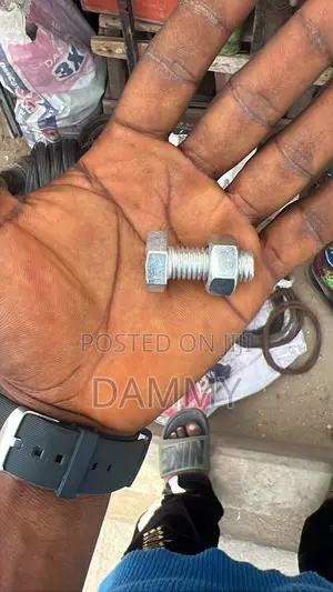 Heavy-Duty Hexagonal Head Bolt