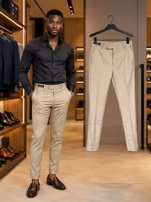 Chino's Material Pens Trousers to Cooperate Wears