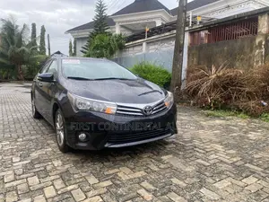 Toyota Corolla 2016 Black