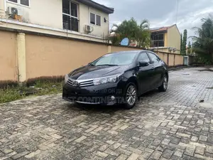 Toyota Corolla 2016 Black