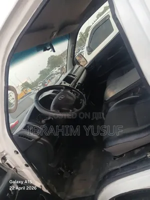 Toyota HiAce 2014 White