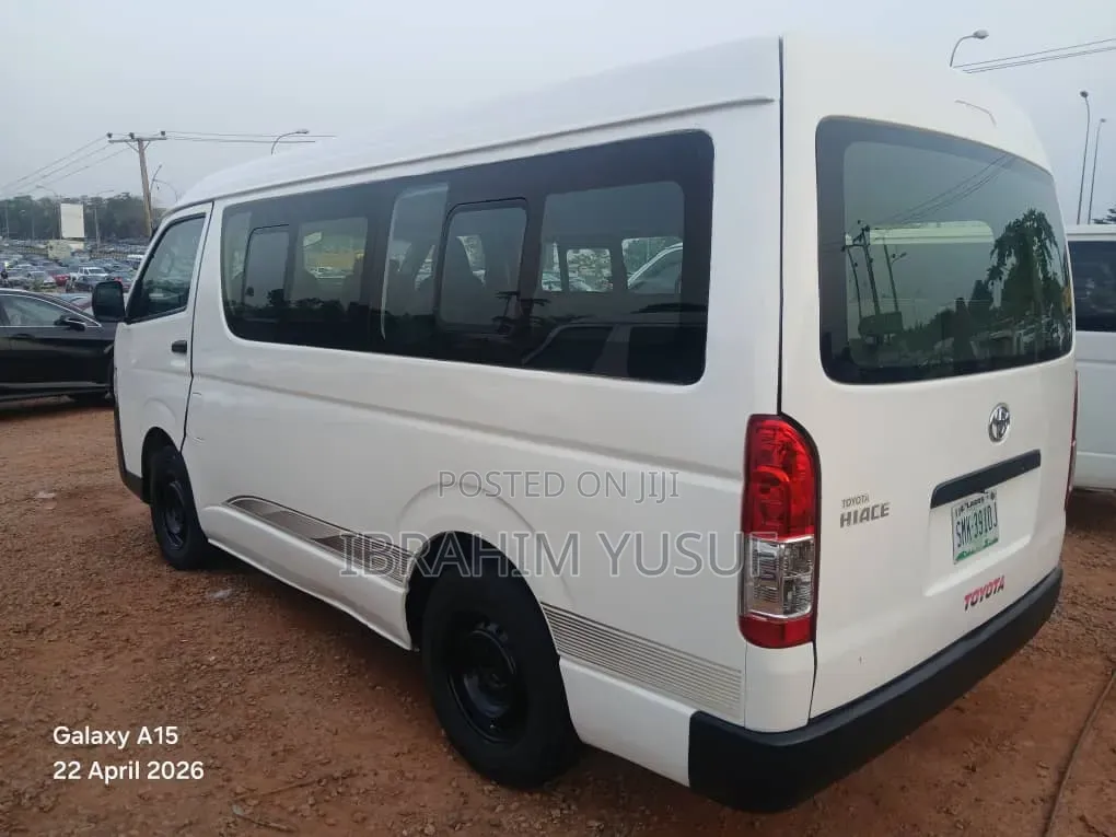 Toyota HiAce 2014 White