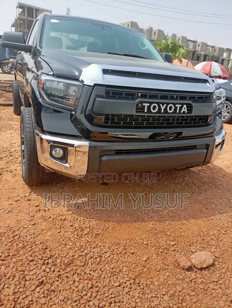 Toyota Tundra 2010 Black