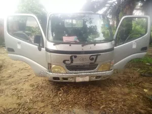 Toyota Dyna 1999 Silver