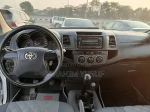Toyota Hilux 2013 White