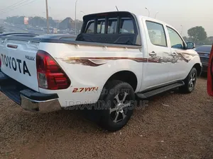 Toyota Hilux 2013 White