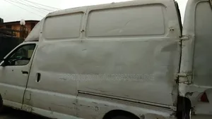 Toyota HiAce 2007 White