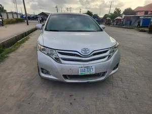 Toyota Venza 2010 Silver