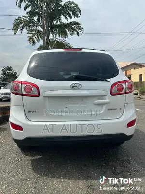 Hyundai Santa Fe 2011 White