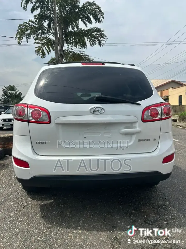 Hyundai Santa Fe Limited 2011 White