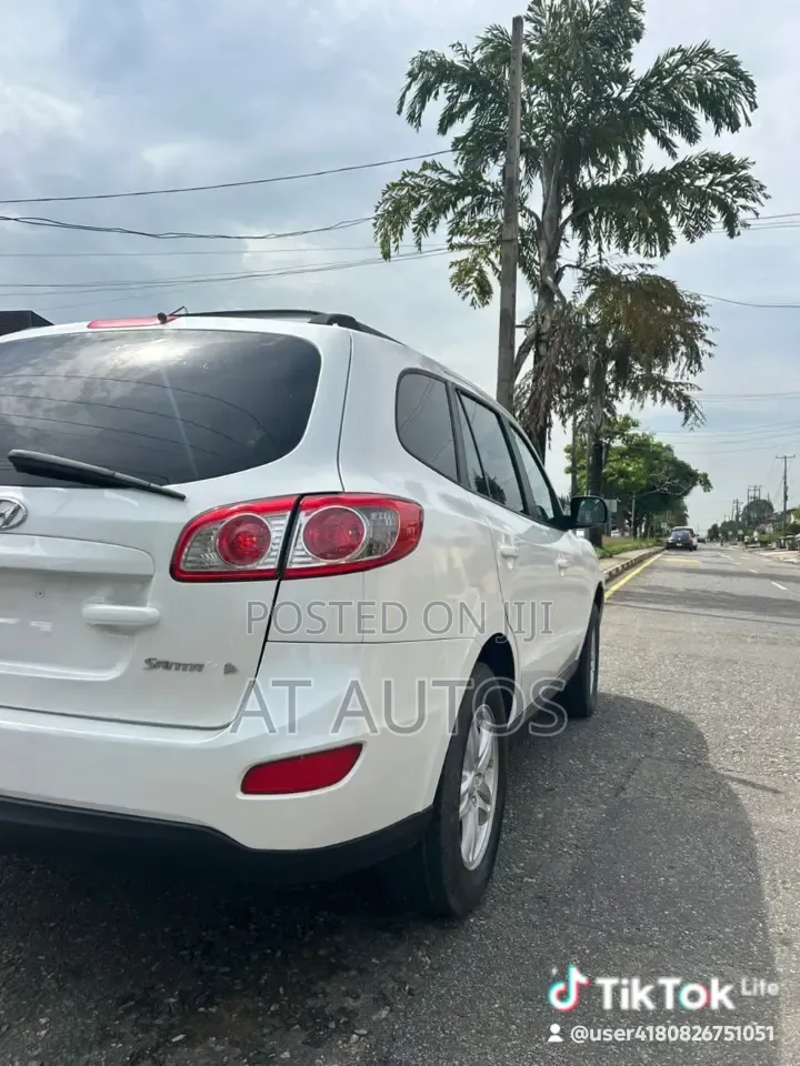 Hyundai Santa Fe Limited 2011 White