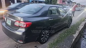 Toyota Corolla 2011 Gray