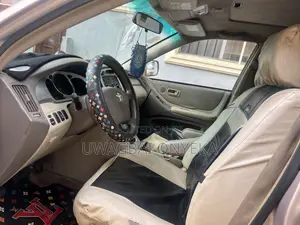 Toyota Highlander V6 2005 Gold