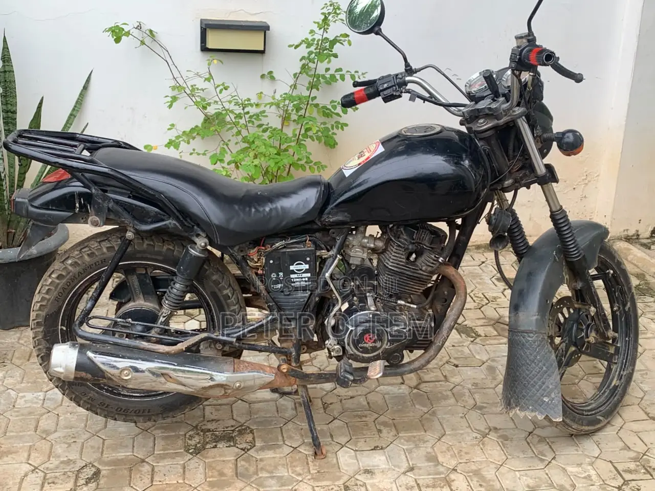 Kymstone Husky 2023 Black