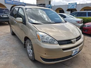Toyota Sienna 2005 Gold