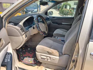 Toyota Sienna 2005 Gold