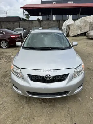 Toyota Corolla LE 4dr Sedan (1.8L 4 cyl 4A) 2009 Silver
