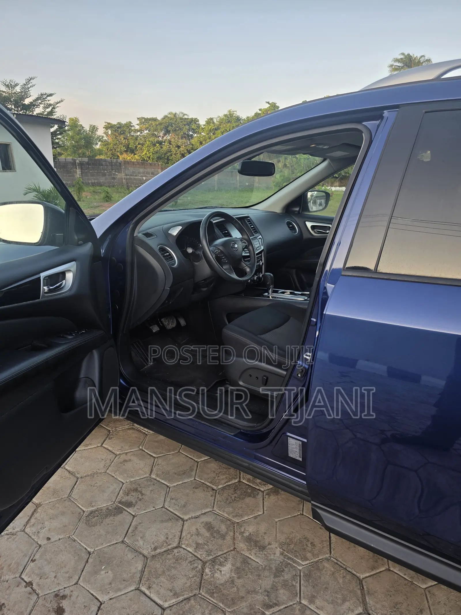 Nissan Pathfinder 2020 Blue