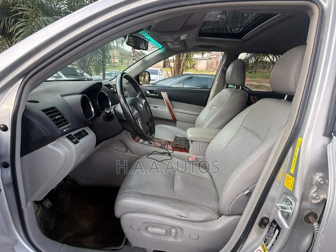 Toyota Highlander Limited 2010 Silver