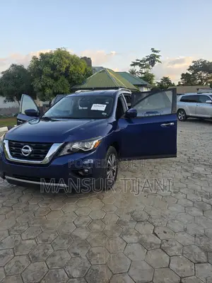 Nissan Pathfinder 2020 Blue