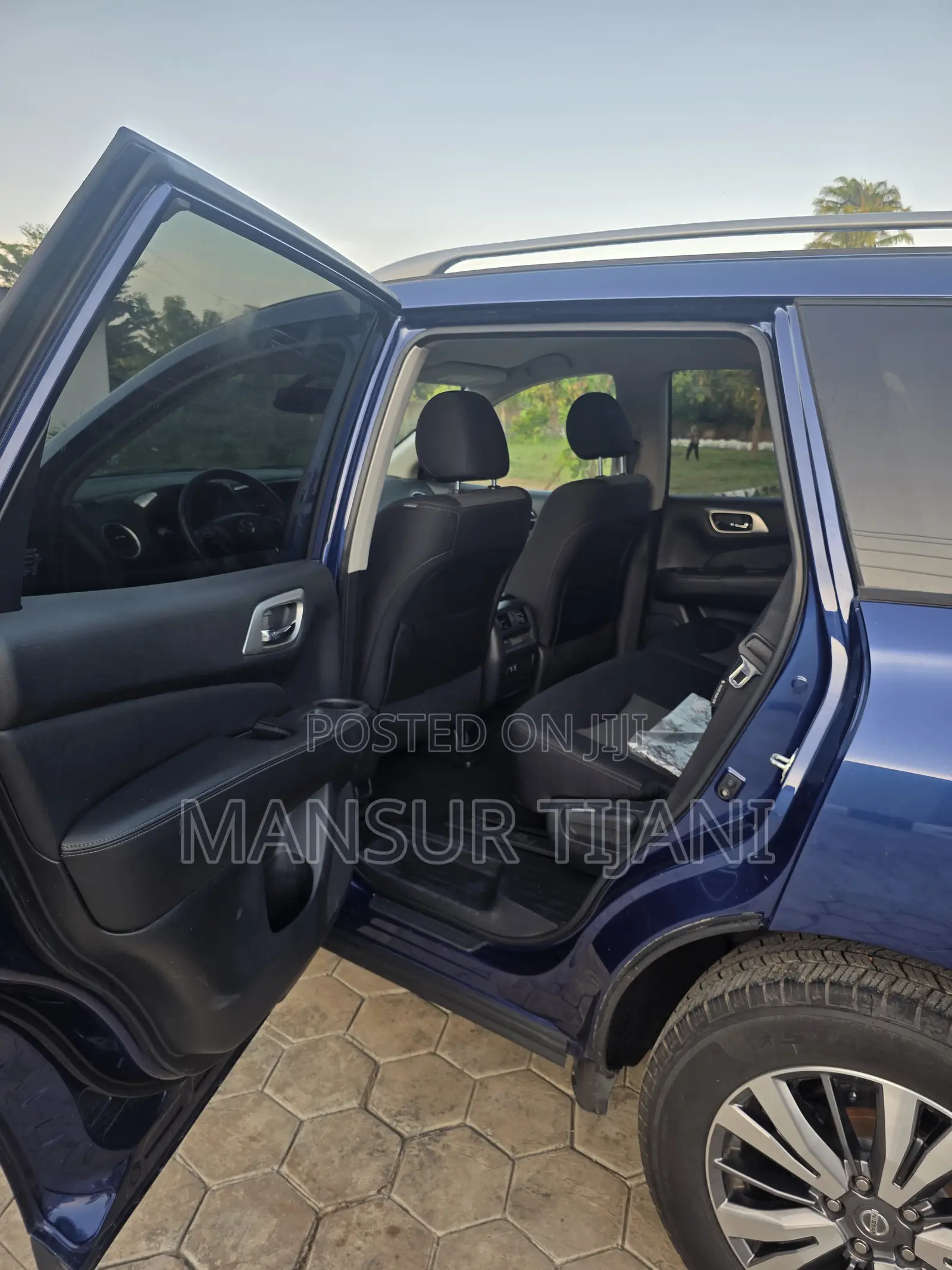 Nissan Pathfinder 2020 Blue
