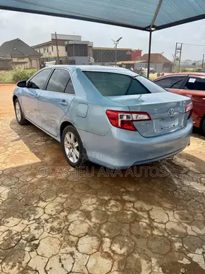 Toyota Camry LE 4dr Sedan (2.5L 4cyl 6A) 2012 Blue