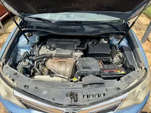 Toyota Camry LE 4dr Sedan (2.5L 4cyl 6A) 2012 Blue