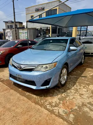Toyota Camry LE 4dr Sedan (2.5L 4cyl 6A) 2012 Blue