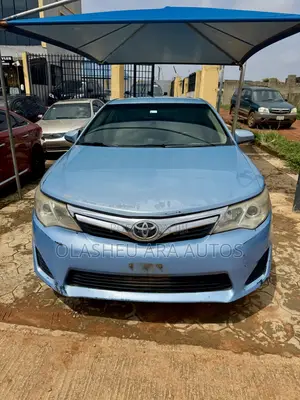 Toyota Camry LE 4dr Sedan (2.5L 4cyl 6A) 2012 Blue