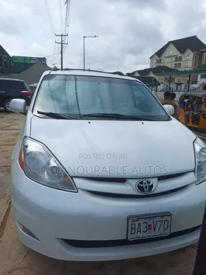 Toyota Sienna XLE 2007 White