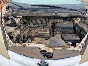 Toyota Sienna 2005 White
