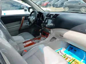 Toyota Highlander 2010 Gray