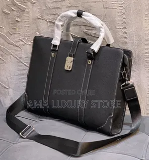 Bottega Veneta Leather Laptop/Office Bag – Unisex, Stylish Durable