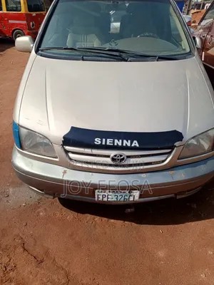 Toyota Sienna 2002 Gold
