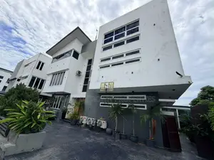 5bdrm Duplex in Banana Island for rent