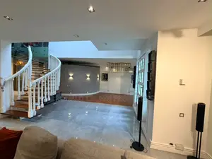 5bdrm Duplex in Banana Island for rent