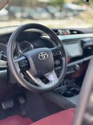 Toyota Hilux 2022 Black