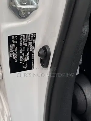 Toyota Corolla SE 2023 White