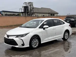 Toyota Corolla SE 2023 White
