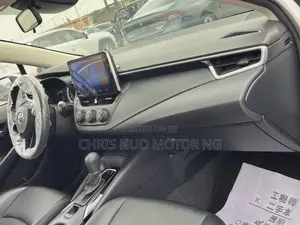 Toyota Corolla SE 2023 White