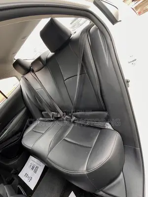 Toyota Corolla SE 2023 White