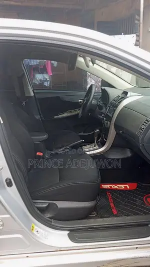 Toyota Corolla 2013 Silver