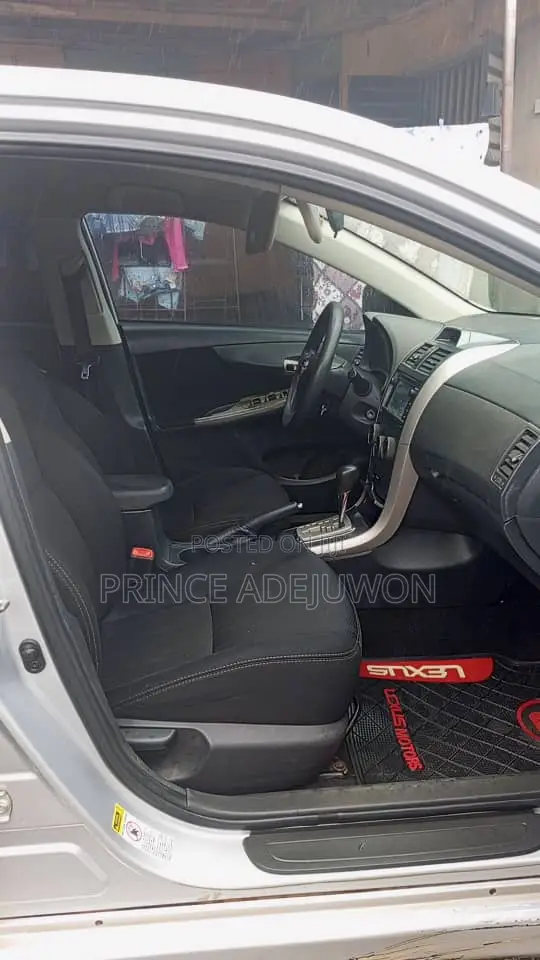 Toyota Corolla 2013 Silver