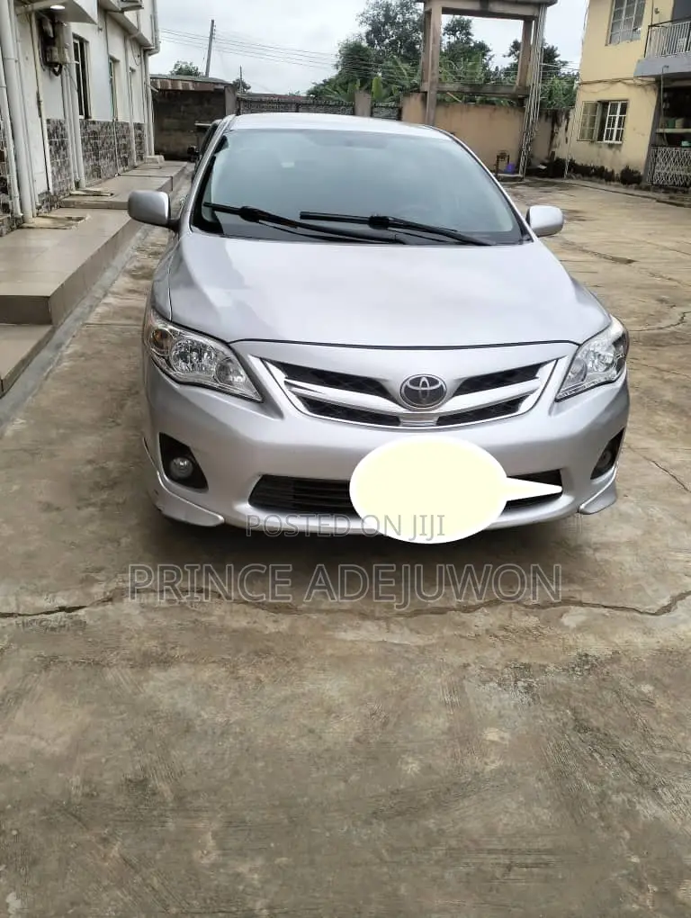 Toyota Corolla 2013 Silver