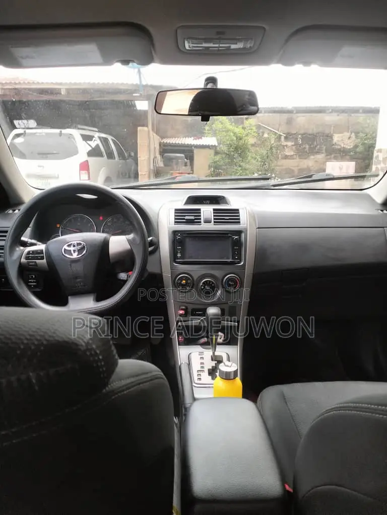 Toyota Corolla 2013 Silver