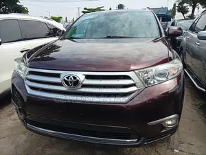 Toyota Highlander 2013 Red