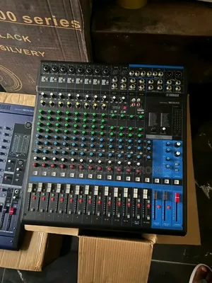 Yamaha 16channels Analogue Mixer (Combined Channels)