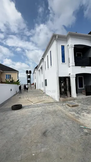 2bdrm Apartment in Kolapo Ishola Gra, Akobo for rent