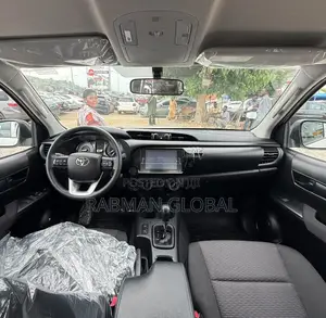 New Toyota Hilux 2025 White