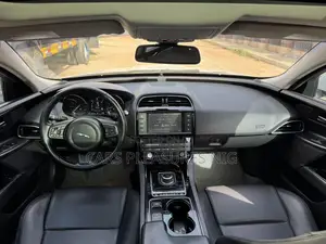 Jaguar XE 2017 White
